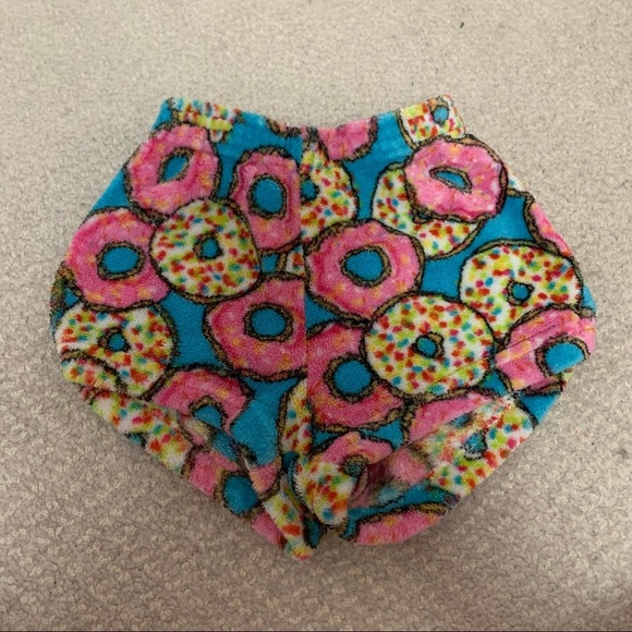 Made With Love & Kisses Shorts - Picture 3 of 3